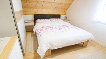 2 bedrooms, iron/ironing board, travel crib, free WiFi