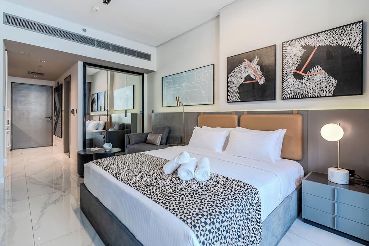 Studio Deluxe, 1 trĂšs grand lit, balcon, vue sur la ville | AccĂšs au Wi-Fi (inclus)