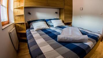 2 عدّة غرف نوم وسرير سفر وواي فاي مجانًا