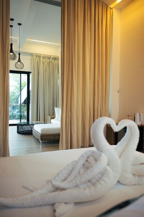 Executive Beach Front Villa - Nacpan Beach Villas Managed by H Hospitality Group (El Nido)