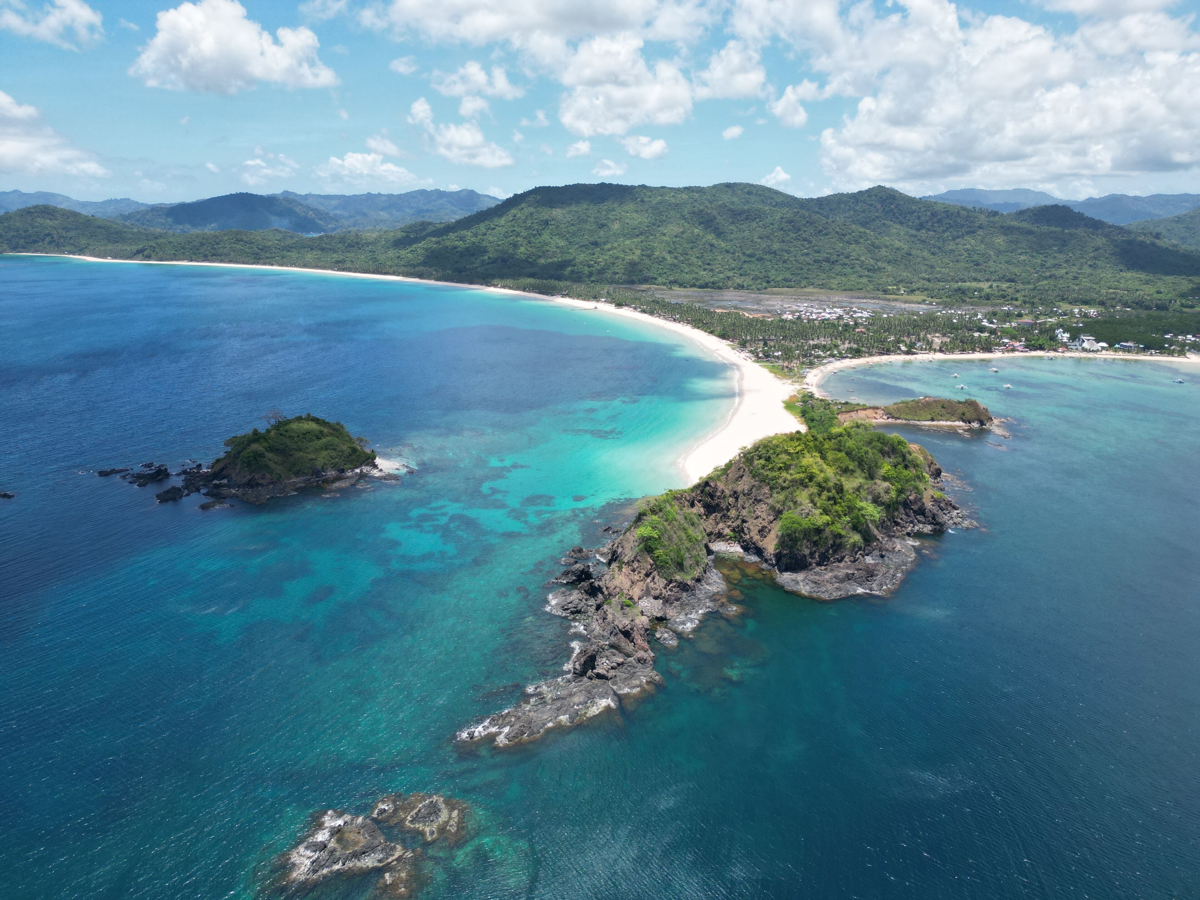 Plage, sable blanc, serviettes de plage, snorkeling