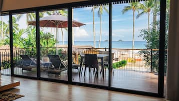Executive Beach Front Villa | Blick vom Balkon