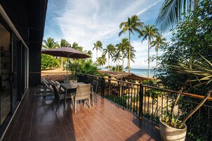 Executive Beach Front Villa | Balcony