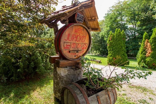 Rustic Charm Cottage Country House with Sauna - Five Bedroom Holiday Home with Sauna