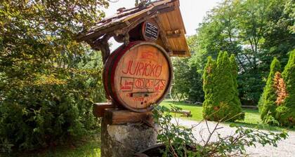 Rustic Charm Cottage Country House with Sauna - Five Bedroom Holiday Home with Sauna