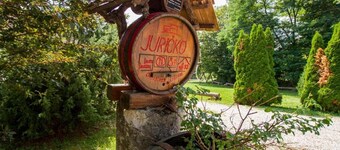 Rustic Charm Cottage Country House with Sauna - Five Bedroom Holiday Home with Sauna