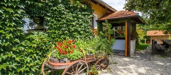 Rustic Charm Cottage Country House with Sauna - Five Bedroom Holiday Home with Sauna