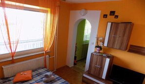 1 bedroom, travel crib, free WiFi