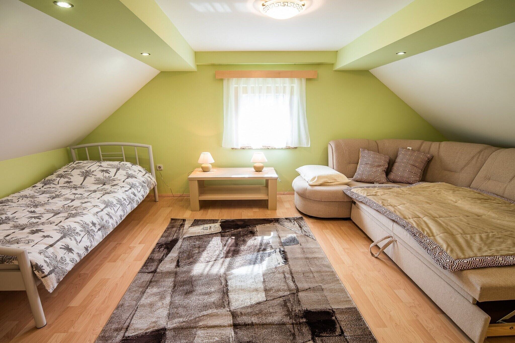 1 makuuhuone, silitysrauta/-lauta, vauvan matkasänky, ilmainen Wi-Fi