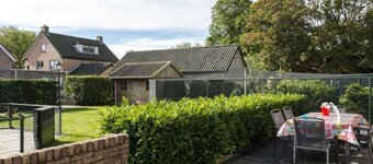 Casa de vacaciones en Nes con piscina