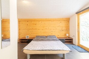 4 Schlafzimmer, Bügeleisen/Bügelbrett, Internetzugang