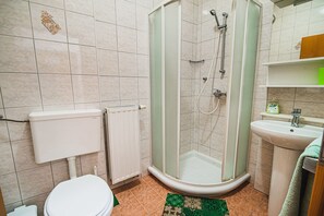 Douche, sèche-cheveux