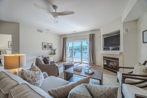 TV connectée, cheminée