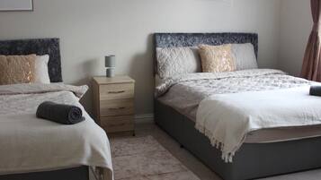 3 bedrooms, iron/ironing board, WiFi, bed sheets