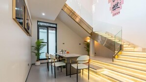 Dining - T M L-Urban 4 Bedroom-Independent Swimming Pool and Ktv (Pattaya)