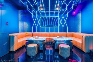 Dining - T M L-Urban 4 Bedroom-Independent Swimming Pool and Ktv (Pattaya)