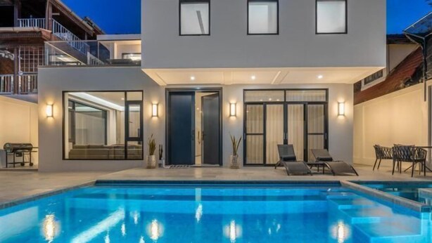 Outdoor pool - T M L-Urban 4 Bedroom-Independent Swimming Pool and Ktv (Pattaya)