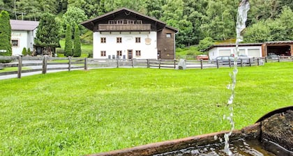 Confortable appartement pour 3 personnes avec piscine, WIFI, TV, balcon et animaux admis