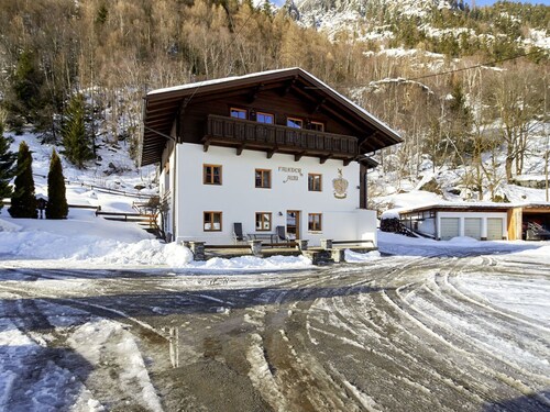 Beautiful apartment for 3 people with pool, WIFI, TV, balcony and pets allowed