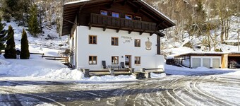 Beautiful apartment for 8 people with WIFI, pool, TV, terrace and pets allowed