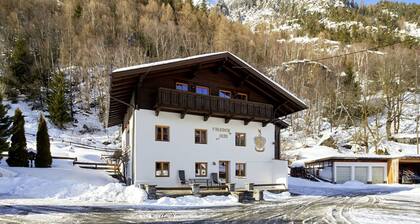 Beautiful apartment for 8 people with WIFI, pool, TV, terrace and pets allowed