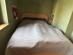 1 bedroom, travel crib, free WiFi