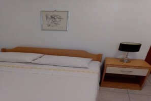 2 Schlafzimmer, Bügeleisen/Bügelbrett, kostenloses WLAN