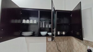 Deluxe Apartment, Balcony, Garden View | Private kitchen