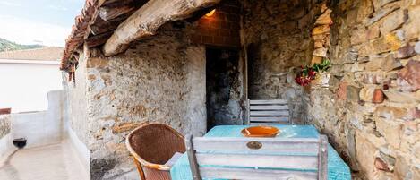 تناول الطعام بالخارج