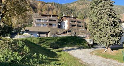 Cosy apartment for 5 guests with WIFI, TV and balcony