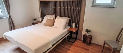 2 bedrooms, travel cot, free WiFi