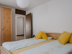 2 Schlafzimmer, Reisekinderbett, kostenloses WLAN, Bettwäsche