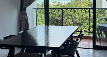 FAT MOM - Noir Stay (FREE 1 CarPark+NetflixTV)