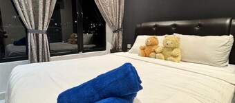 FAT MOM - Noir Stay (FREE 1 CarPark+NetflixTV)