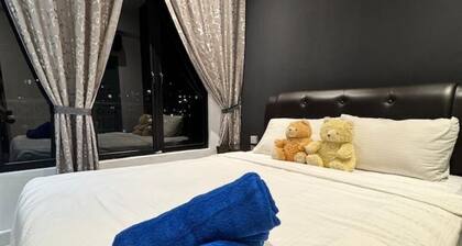 FAT MOM - Noir Stay (FREE 1 CarPark+NetflixTV)