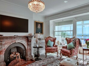 Living area - Beautiful  villa for 10 people with WIFI, terrace and pets allowed (Cawsand)