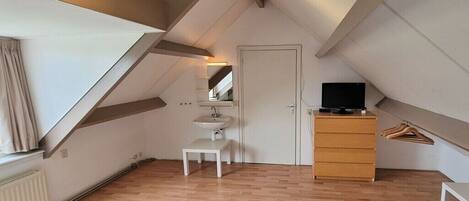 2 bedrooms, internet