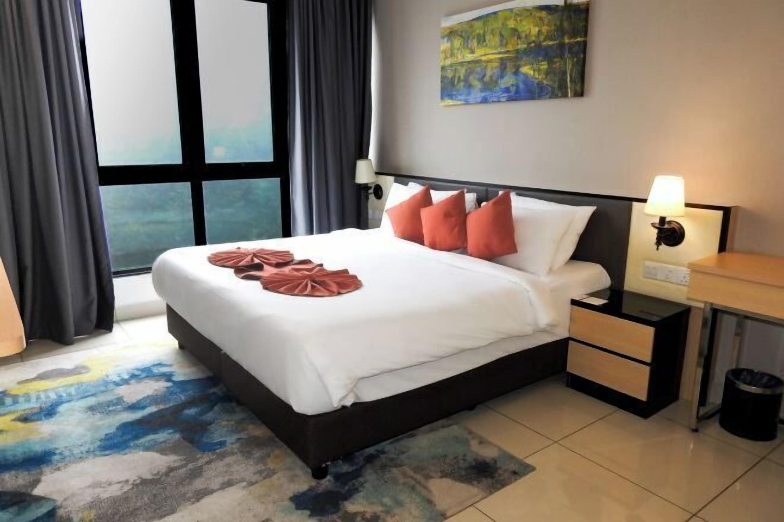 Iron/ironing board, cribs/infant beds