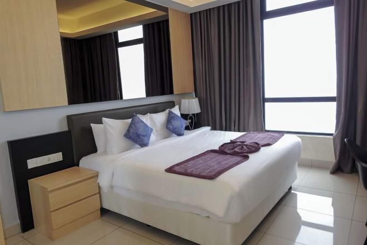 Iron/ironing board, cribs/infant beds