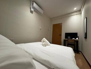 Room - Swing and Pillows @ Malacca Mahkota Parade (Melaka)