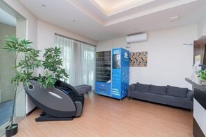Interior - Swing and Pillows @ Malacca Mahkota Parade (Melaka)