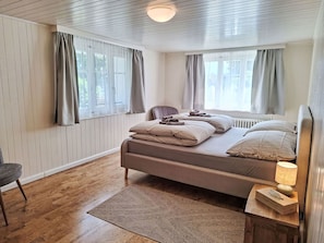 5 bedrooms, free WiFi