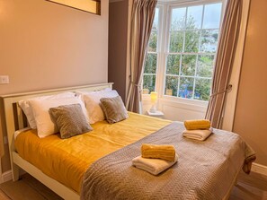 8 bedrooms, free WiFi