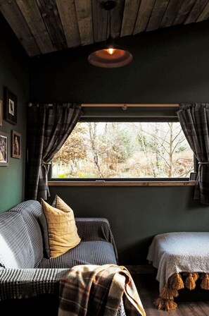 المنشأة من الداخل