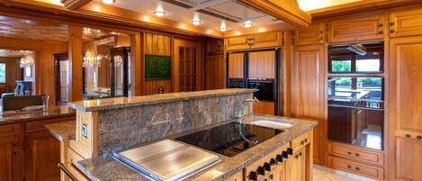 Mikrobølgeovn, opvaskemaskine