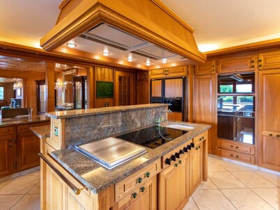 Stunning private villa for 10 people with private pool, terrace and panoramic view