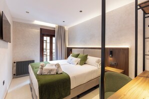 Down duvets, blackout curtains, free WiFi, bed sheets - Amaranta Hotel Boutique (Ronda)
