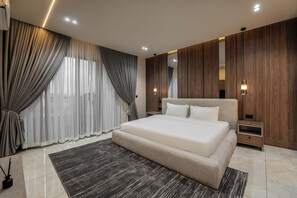 Iron/ironing board, free WiFi