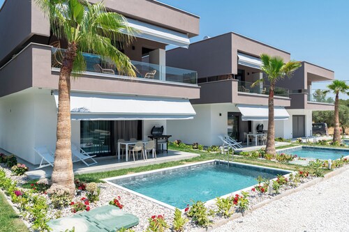 Emerald Three-Bedroom Villa with Private Pool