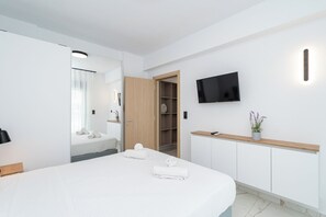 3 bedrooms, iron/ironing board, internet